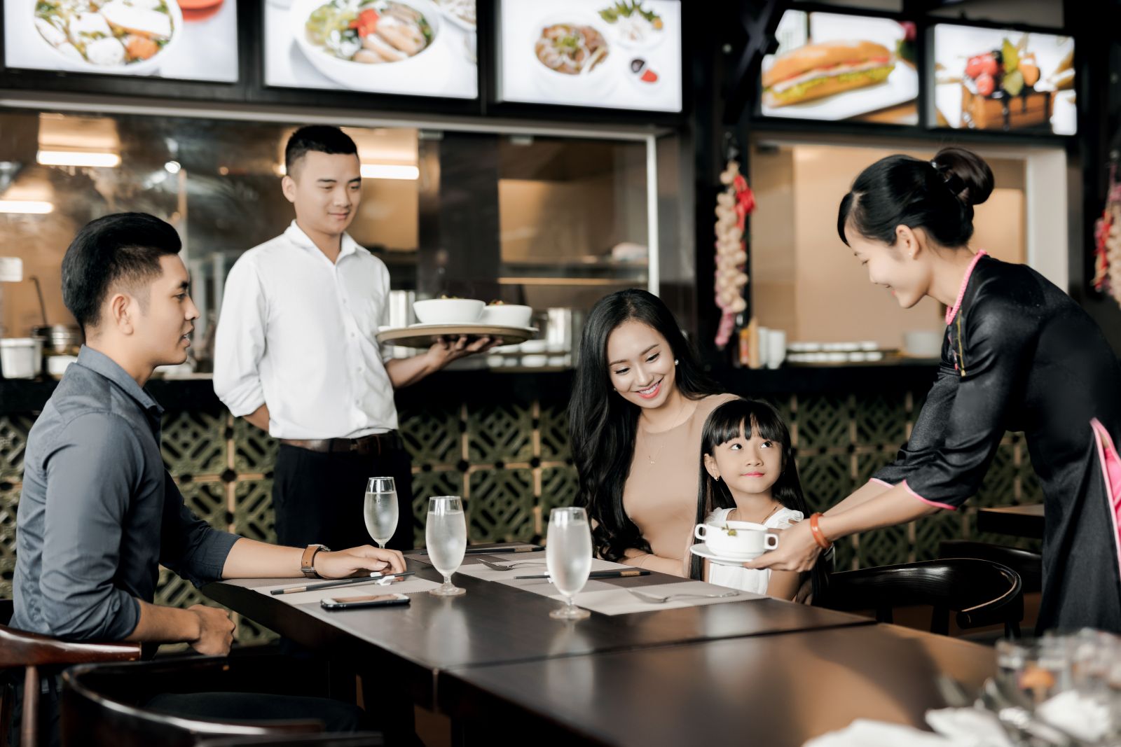 Chất lượng dịch vụ nhà hàng: cải thiện được mới bền vững được - Phần mềm  quản lý nhà hàng, quán cafe, quán ăn CUKCUK.VN