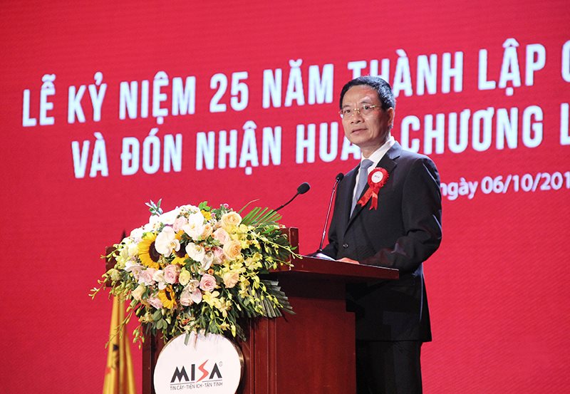 Bộ trưởng Bộ TT&TT Nguyễn Mạnh Hùng 