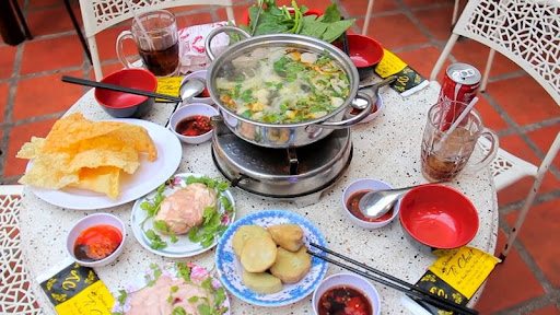 Lẩu bò Tí Chuột - địa điểm ăn khuya tại Sài Gòn
