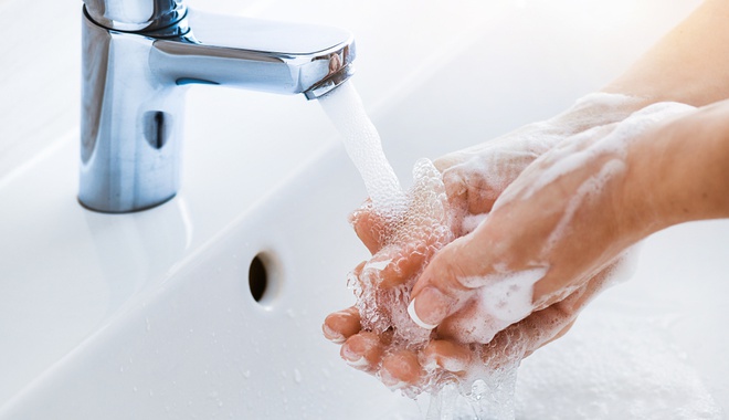 Rửa tay đảm bảo vệ sinh an toàn thực phẩm