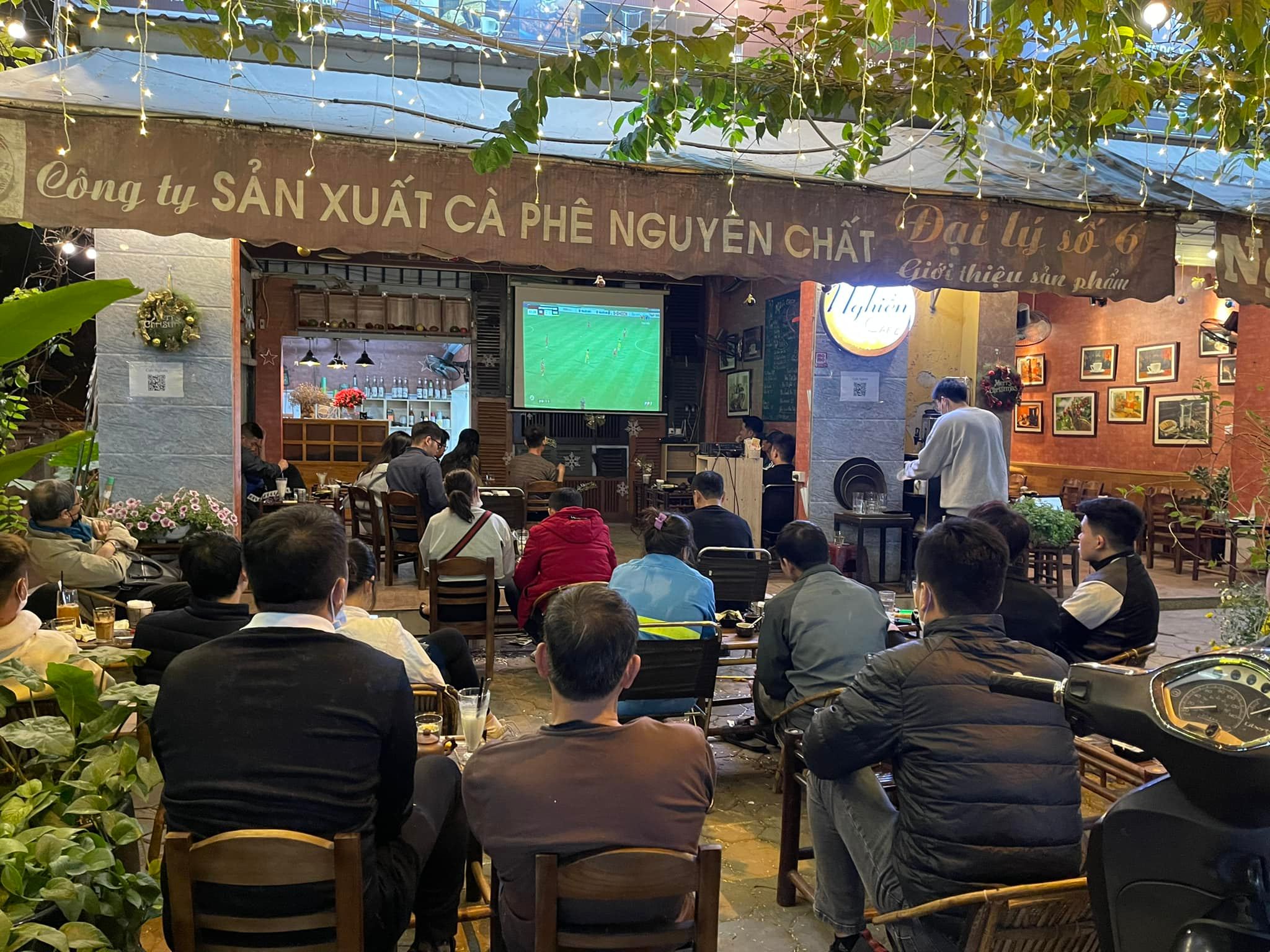 Quán cafe xem bóng đá Nghiền Cafe