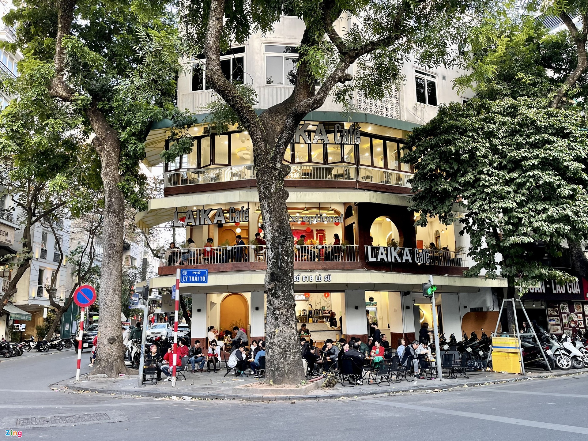 Các chuỗi cafe thường ở mặt phố lớn