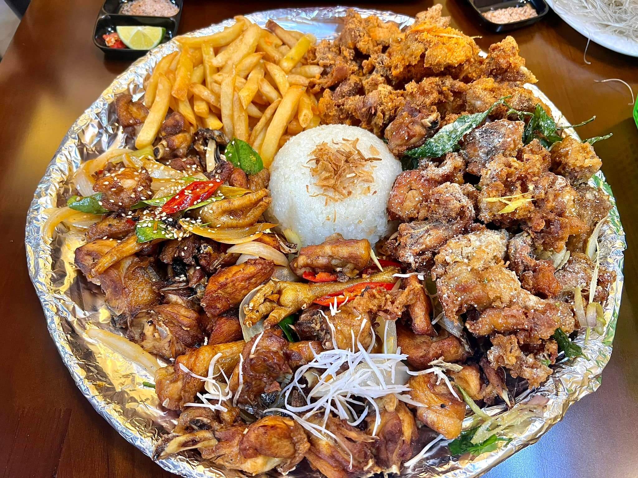 menu Gà Mạnh Hoạch